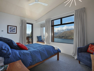 M&amp;S Construction - bedroom