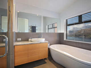 M&amp;S Construction - bathroom